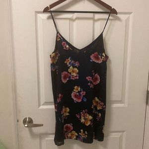 Super cute summer dress. Medium size. Brand new, never worn. Satin material.